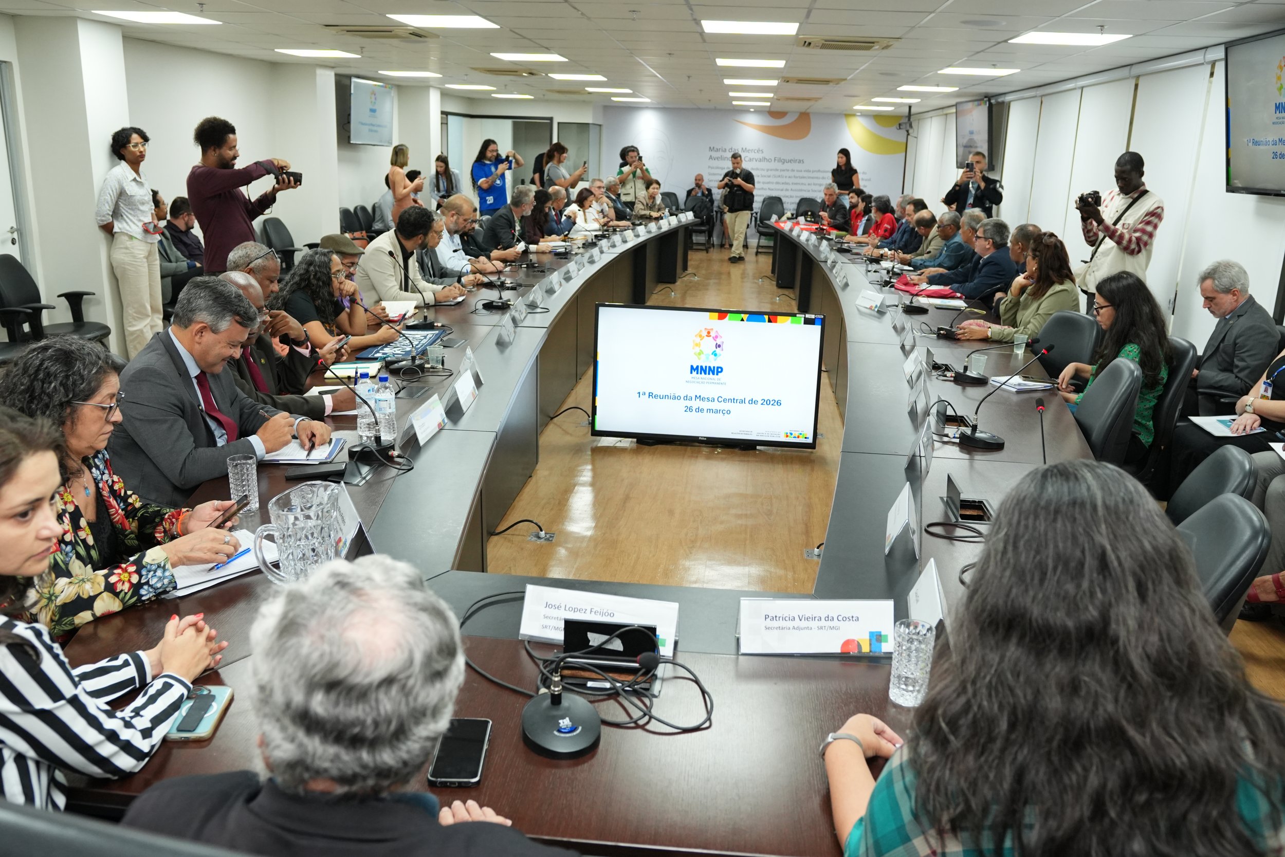 Governo anuncia novo reajuste de benefícios aos servidores federais.